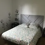 Feriehus Maison 2ch, Parking, A 10min De Bx, Calme