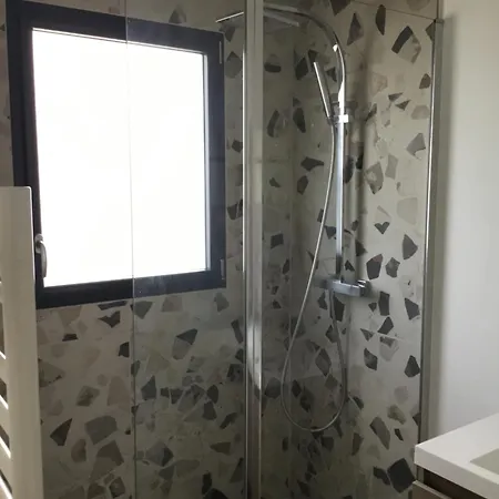 Holiday home Maison 2ch, Parking, A 10min De Bx, Calme *